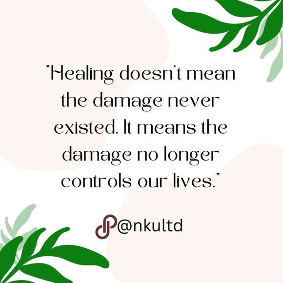 🆕️18K Gold Plated Heart Jewelry Set 💖Dainty Earrings & Necklace w/ Shell Inlay - Picture 8 of 11